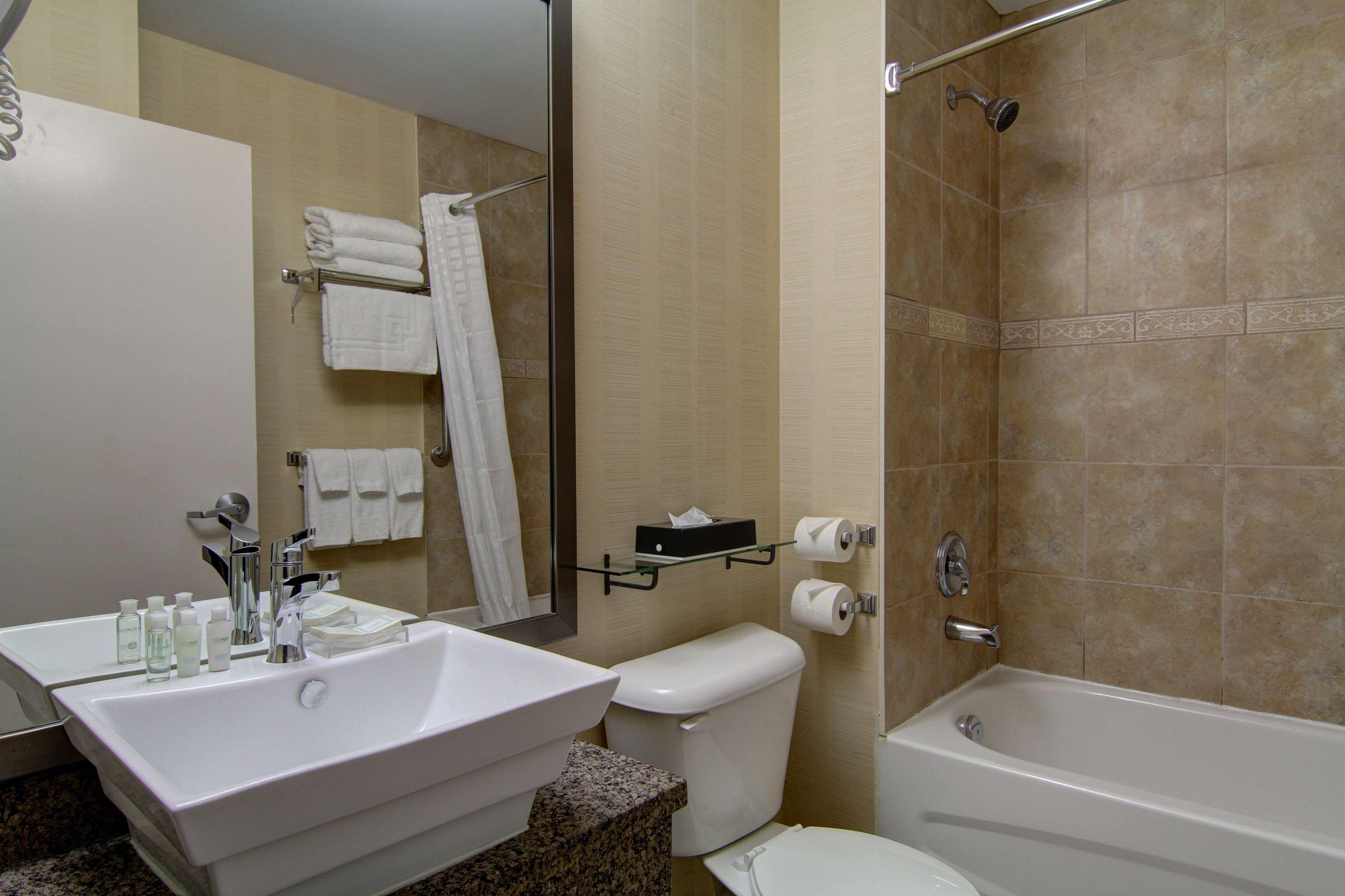 Best Western Plus Боуменвілль Екстер'єр фото