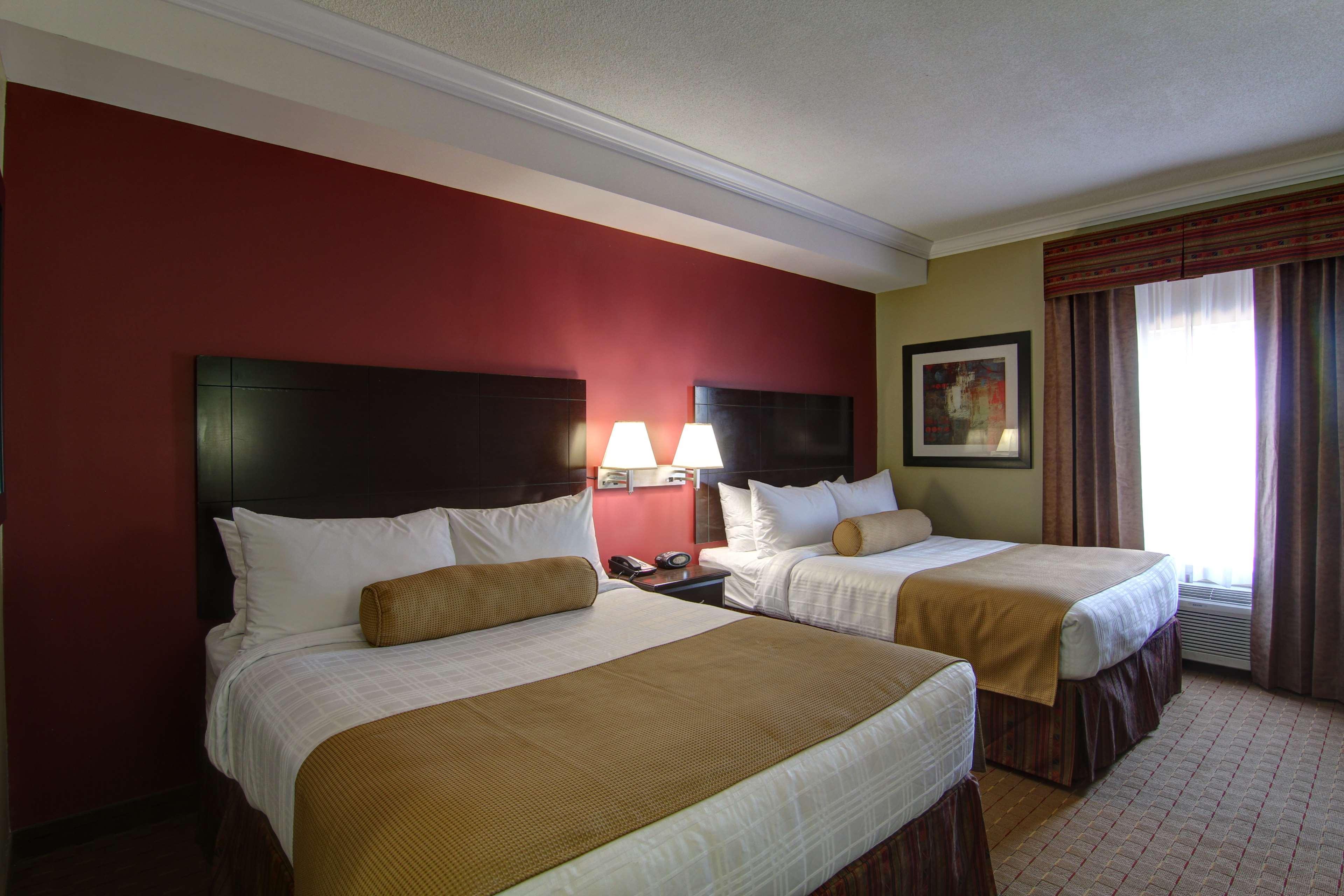 Best Western Plus Боуменвілль Екстер'єр фото