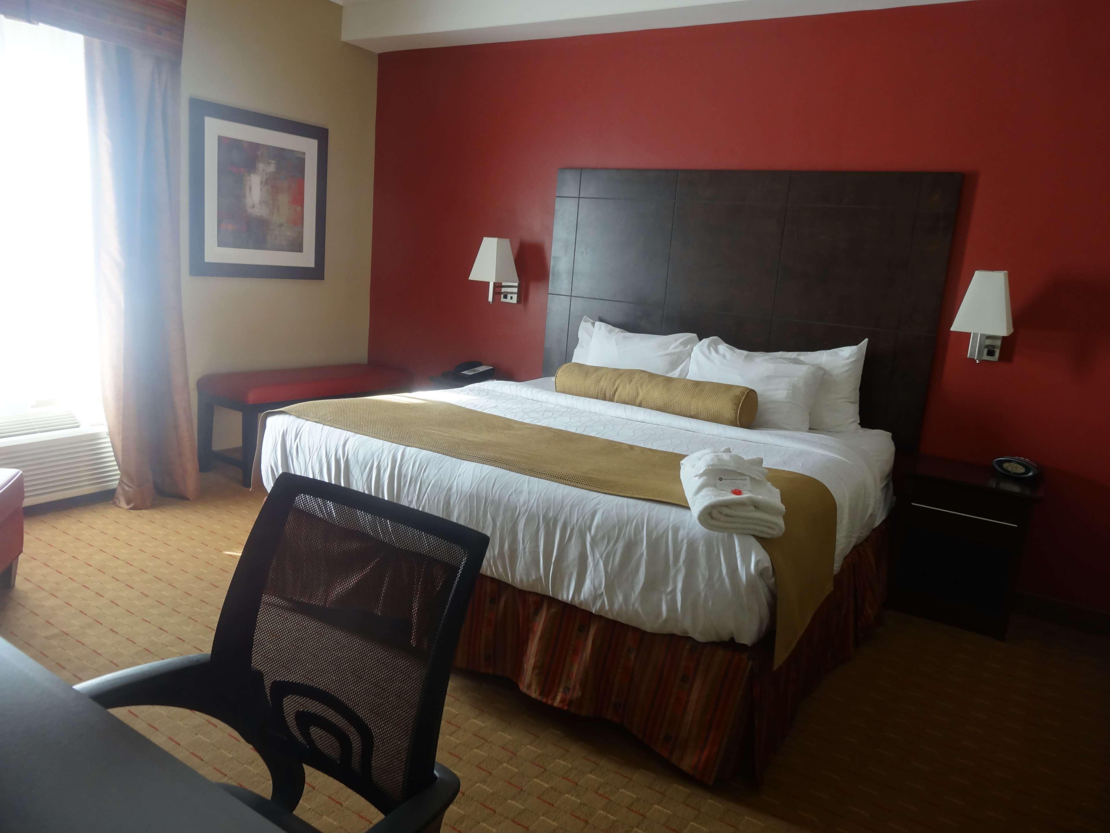 Best Western Plus Боуменвілль Екстер'єр фото