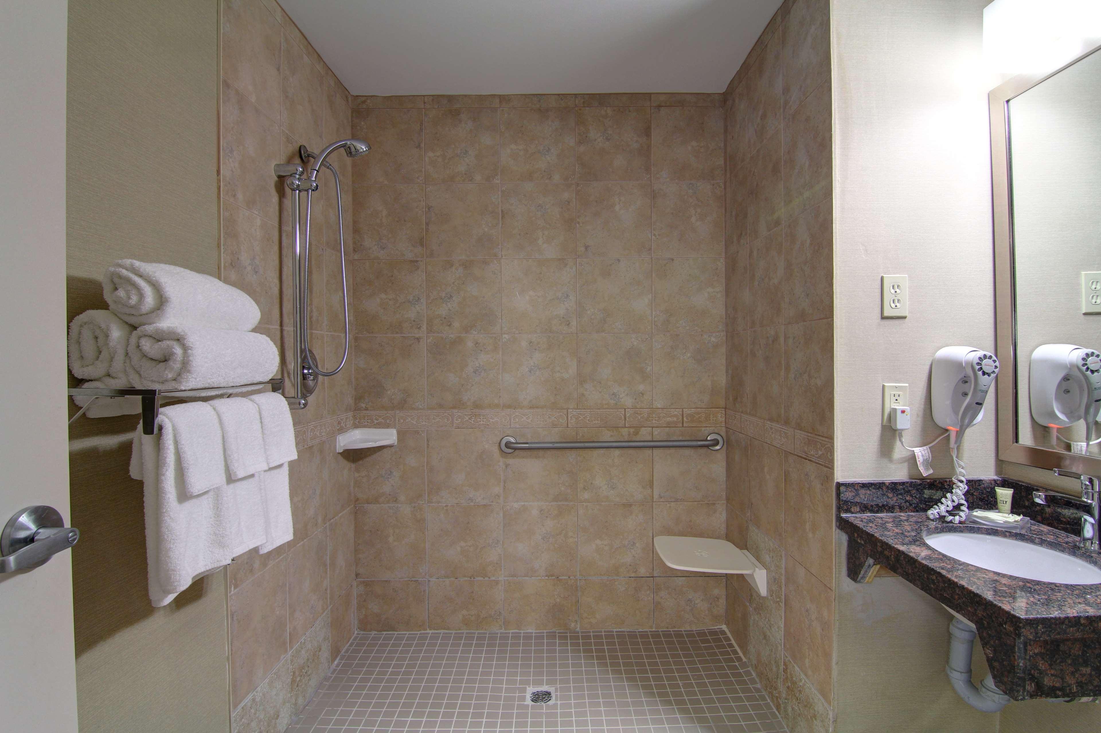Best Western Plus Боуменвілль Екстер'єр фото
