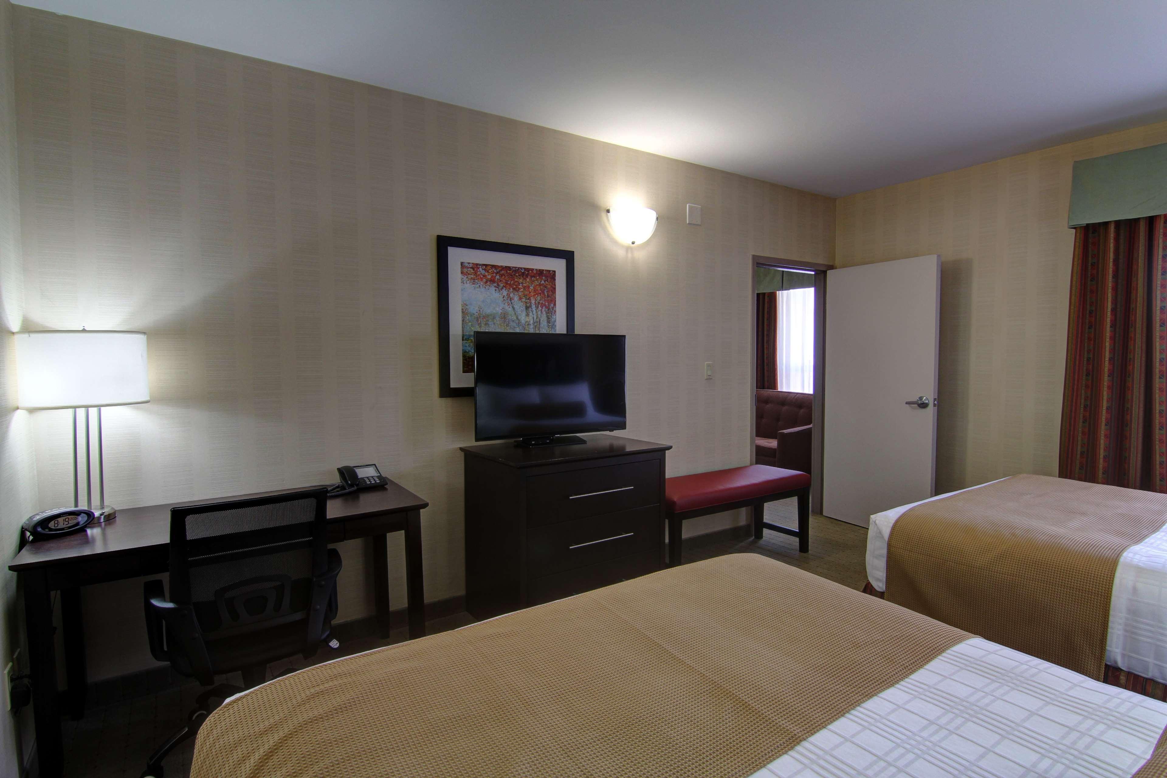 Best Western Plus Боуменвілль Екстер'єр фото