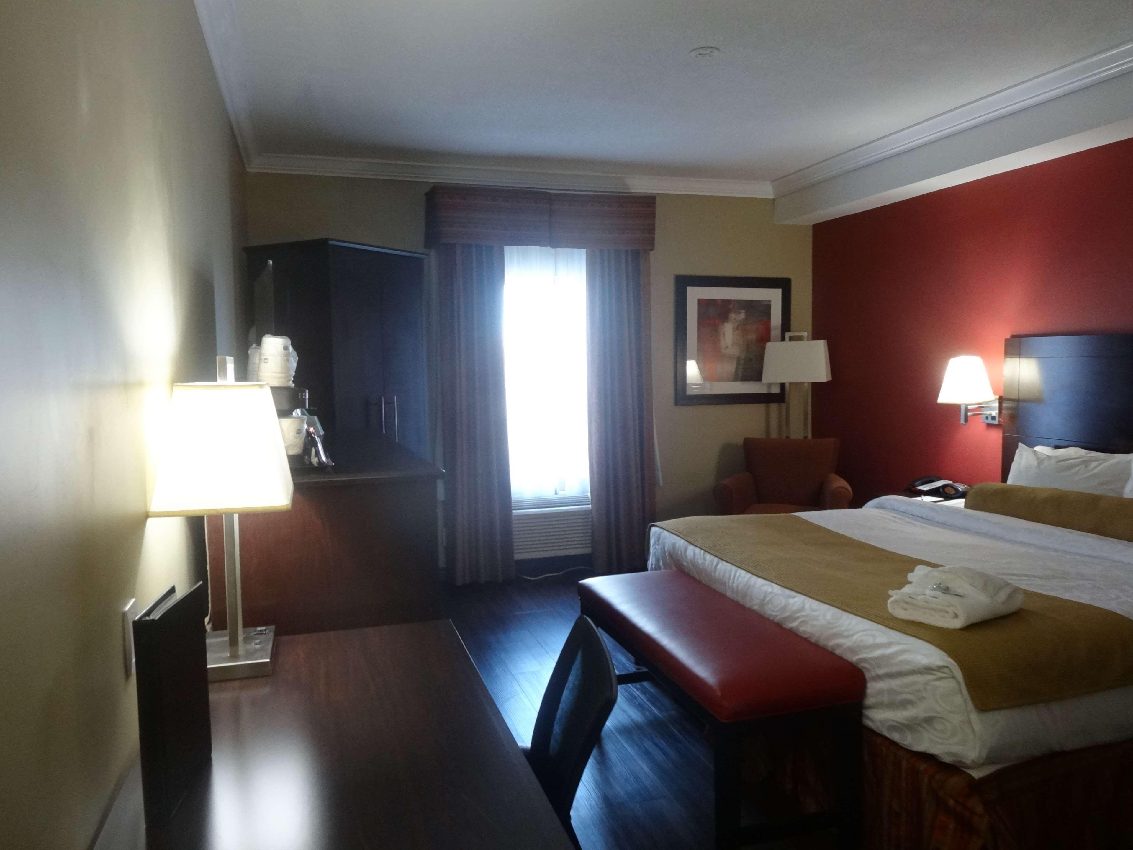 Best Western Plus Боуменвілль Екстер'єр фото