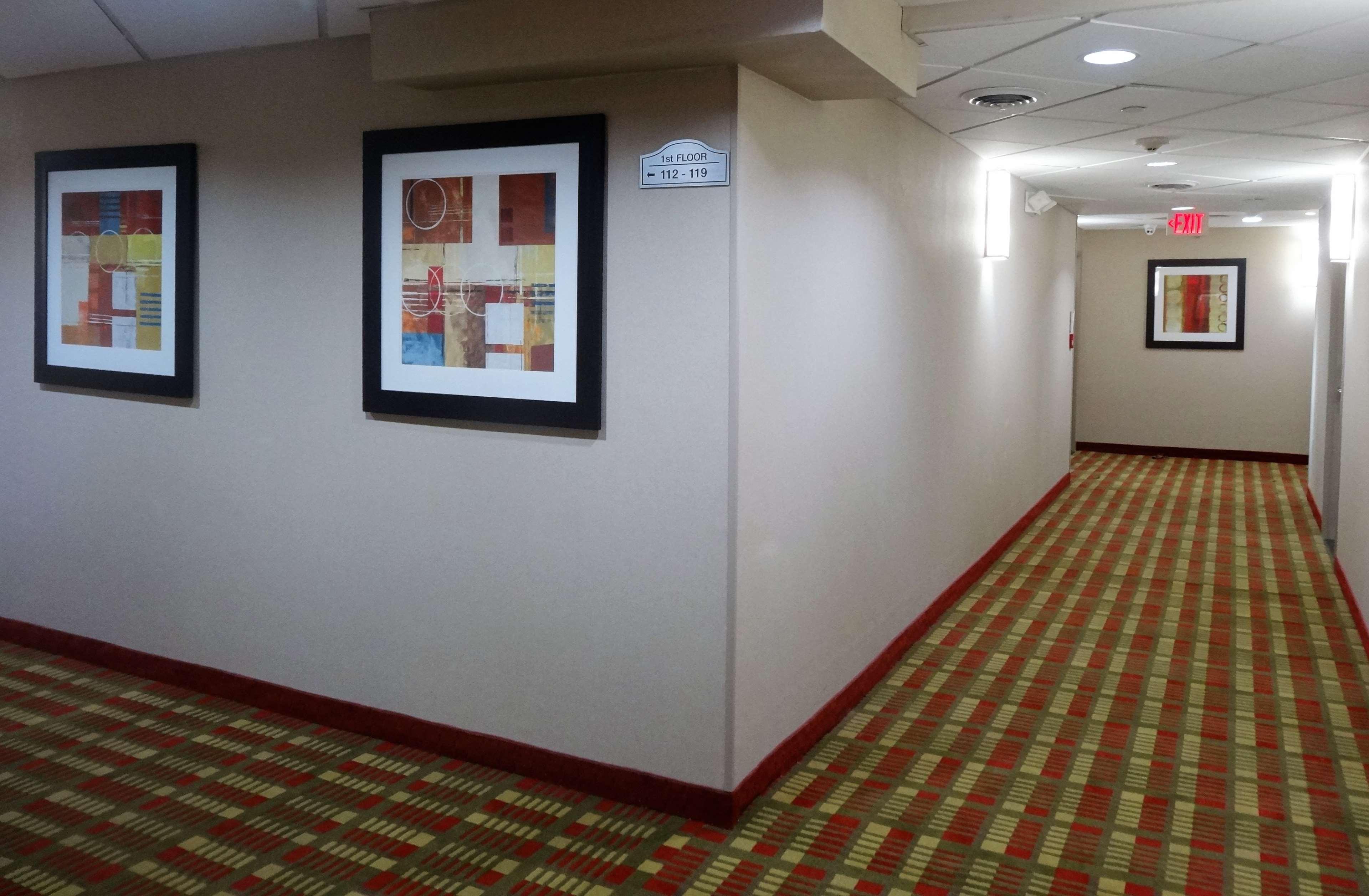 Best Western Plus Боуменвілль Екстер'єр фото