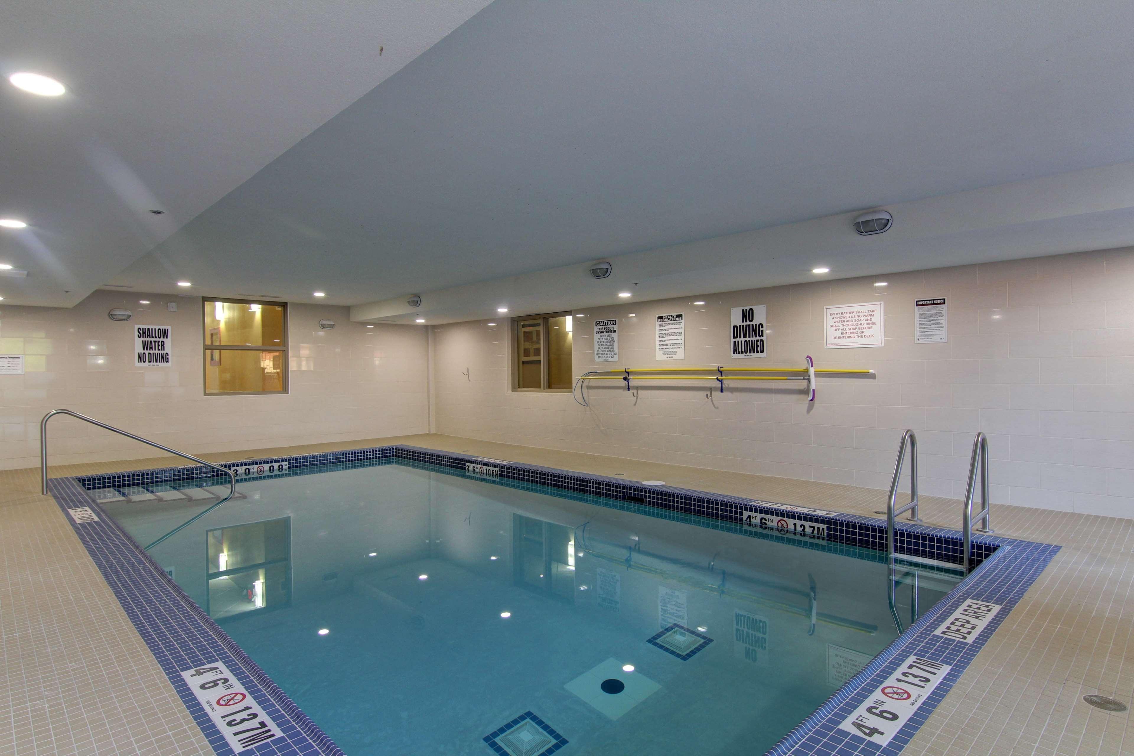 Best Western Plus Боуменвілль Екстер'єр фото