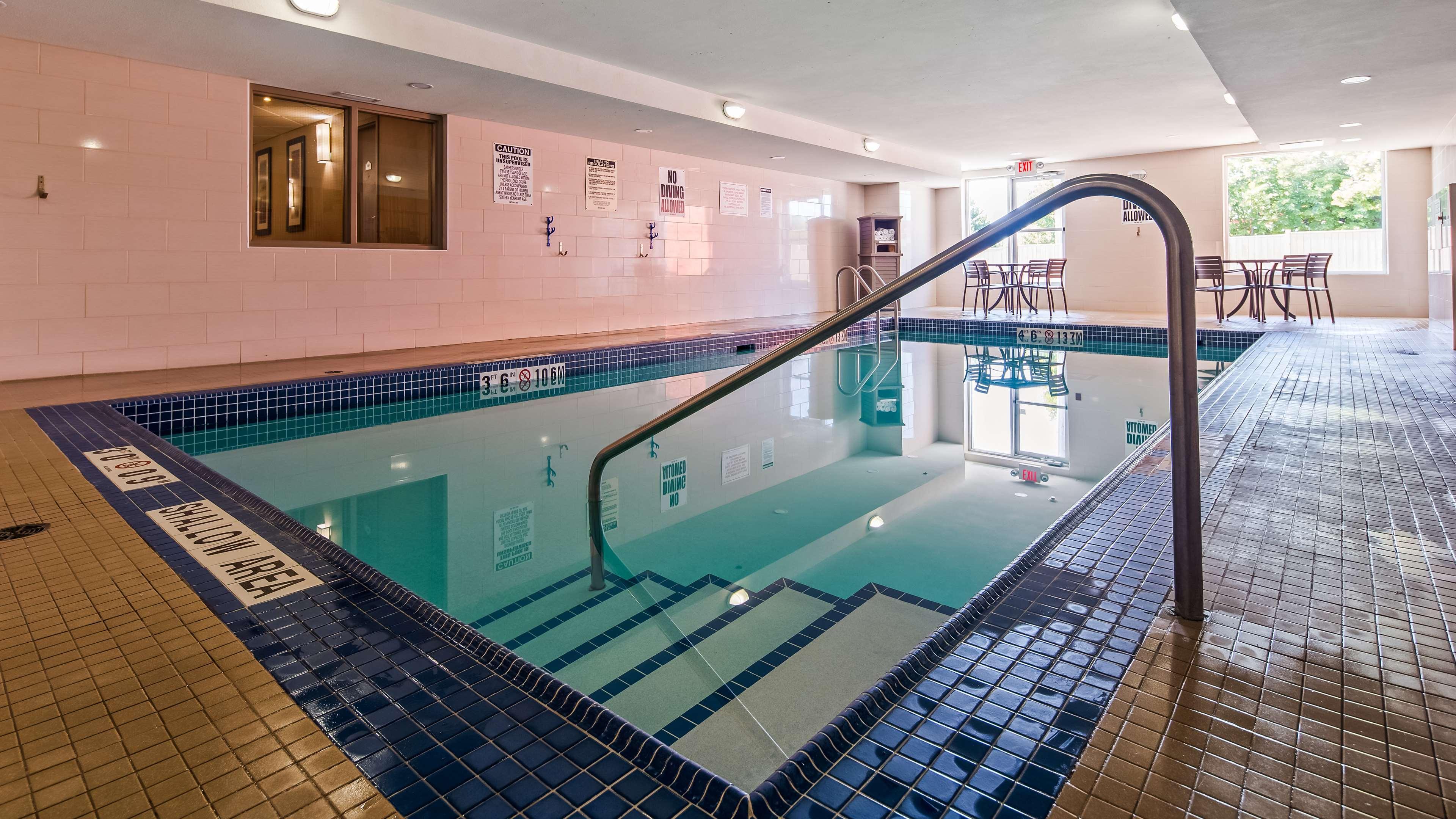 Best Western Plus Боуменвілль Екстер'єр фото