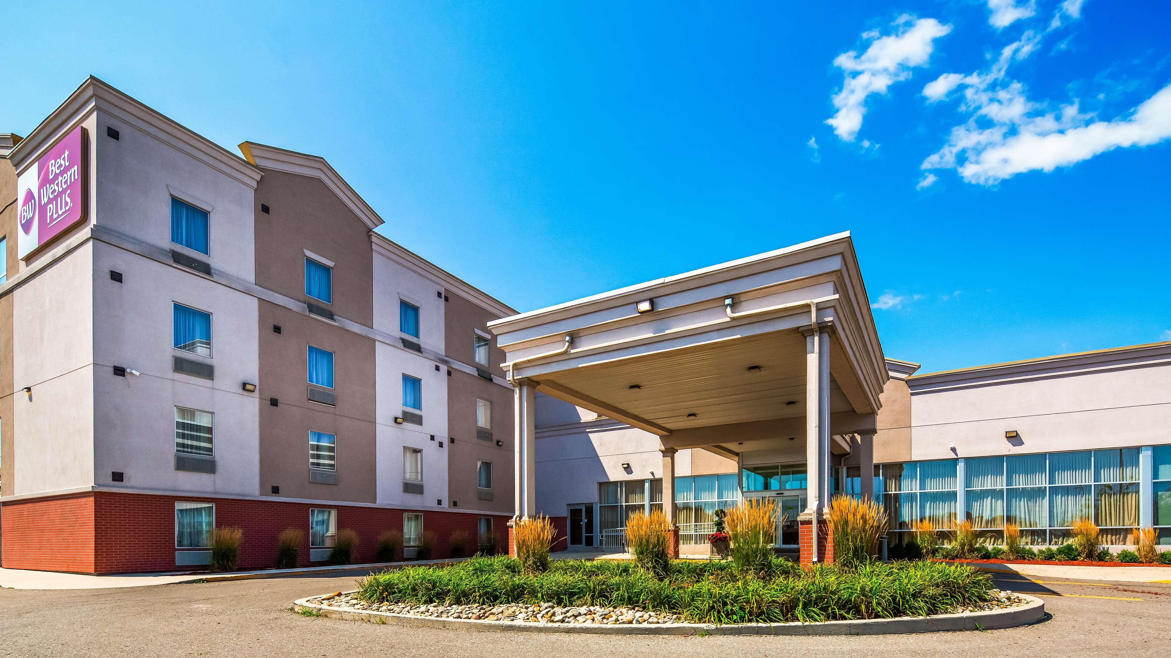 Best Western Plus Боуменвілль Екстер'єр фото