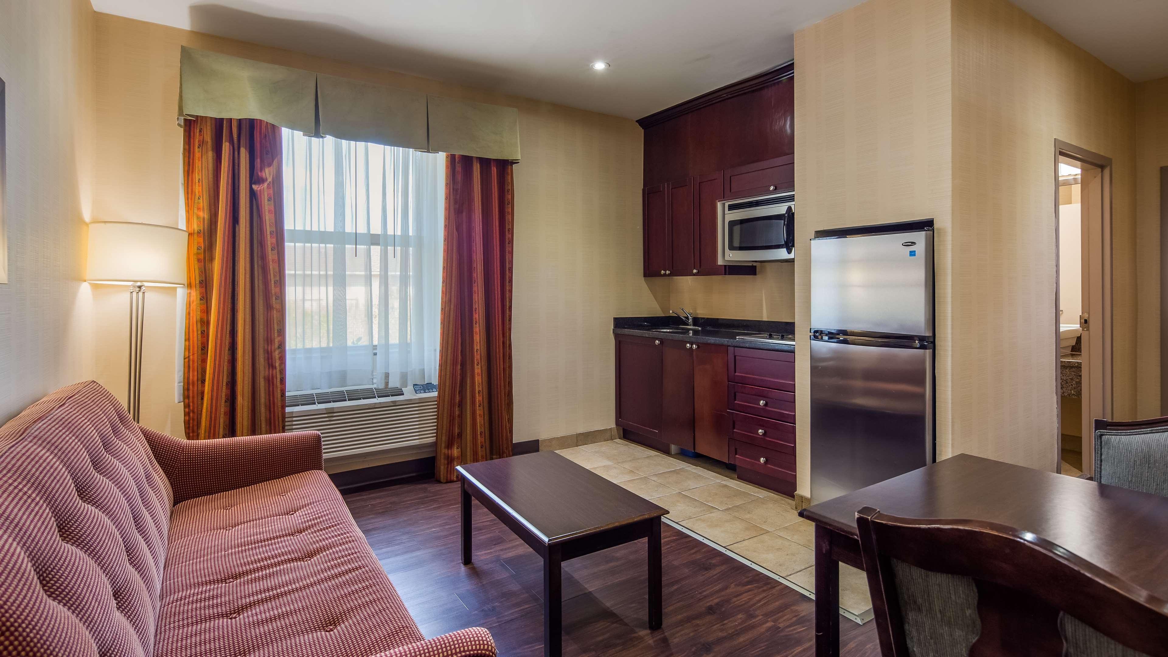 Best Western Plus Боуменвілль Екстер'єр фото
