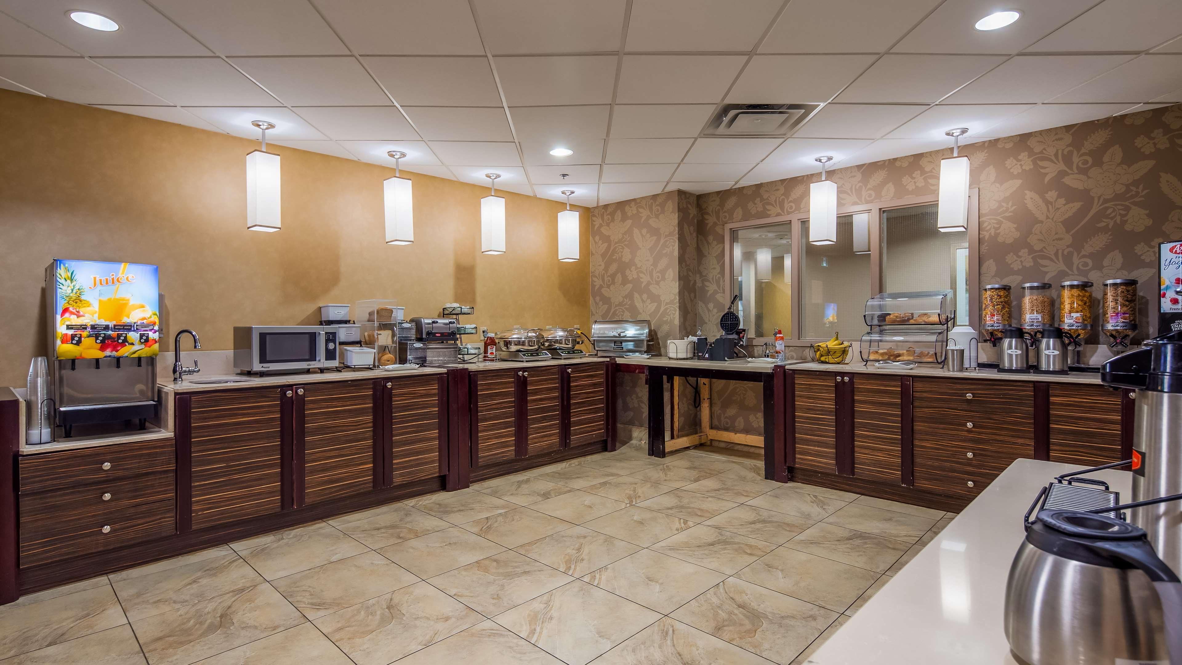 Best Western Plus Боуменвілль Екстер'єр фото