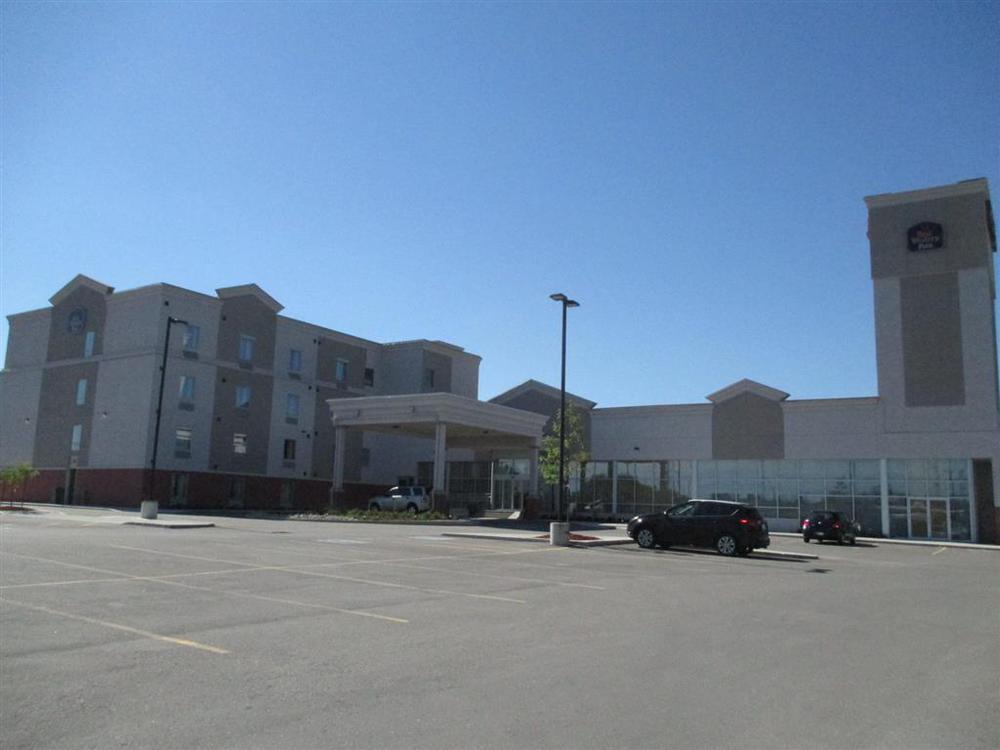 Best Western Plus Боуменвілль Екстер'єр фото