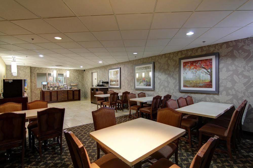 Best Western Plus Боуменвілль Екстер'єр фото
